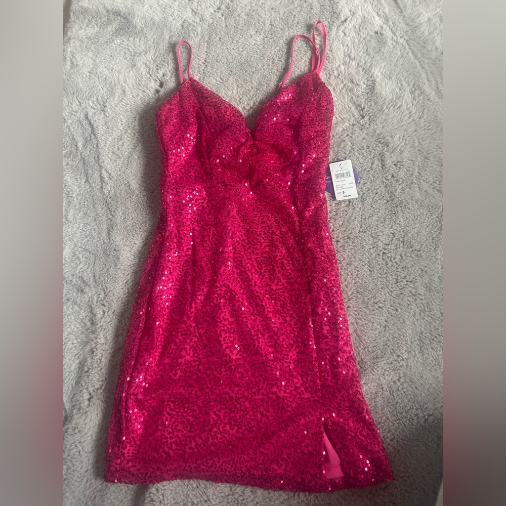 pink sequined bodycon dress